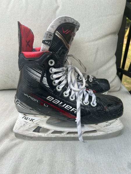 Bauer Vapor 4 Hockey Skates Regular Width 6.5 (Used)