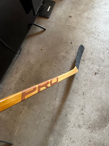 Senior PRO Red Line Left Hand Hockey Stick Mid Pattern Pro Stock (New)