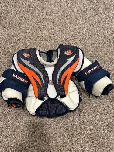 Large Vaughn V4 7600 Goalie Chest Protector (Used)