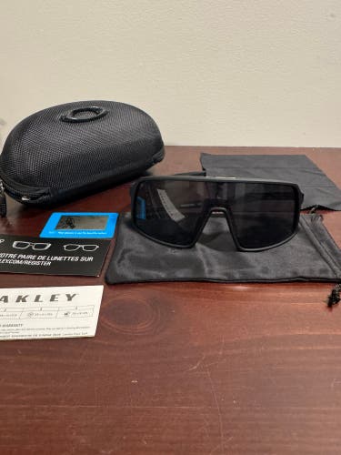Black and black Oakley Sutro’s