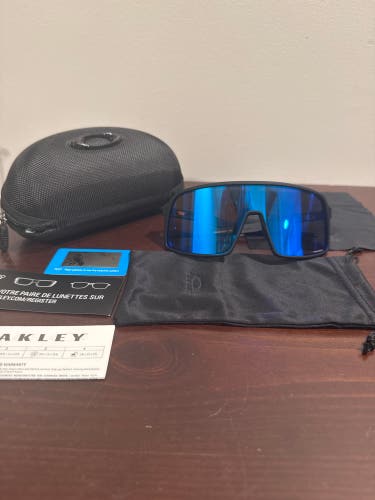 Oakley Sutro’s purple and black