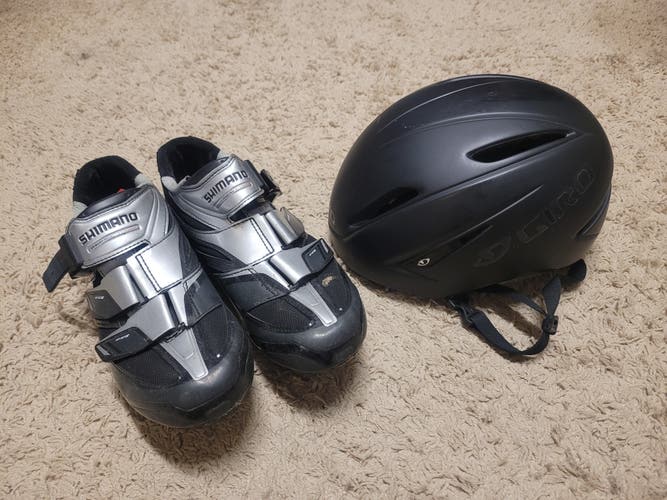 Giro Air Attack Aero Bike Helmet with Shimano clip-in buckle shoes
