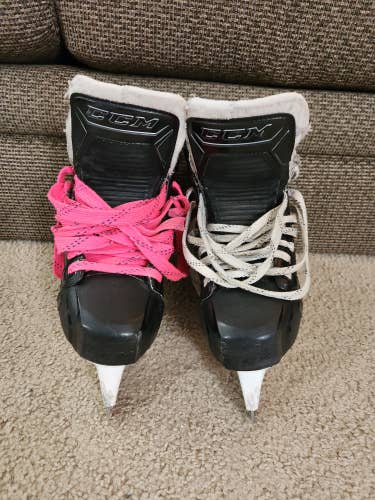 CCM Super Tacks 9370 Hockey Goalie Skates 7.5 (Used)