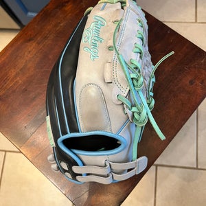 Rawlings RH Outfield Heart of The Hide Softball Glove 12.5" (Used)