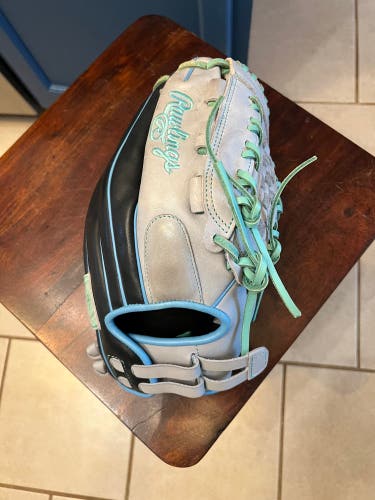 Rawlings RH Outfield Heart of The Hide Softball Glove 12.5" (Used)