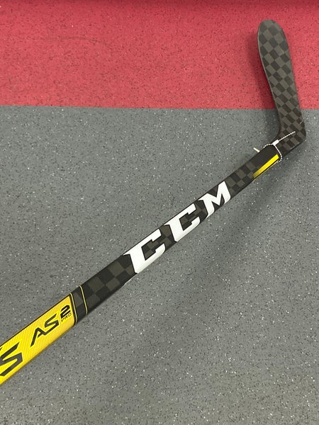 NEW Intermediate CCM Super Tacks AS2 Pro Left Handed Hockey Stick P28