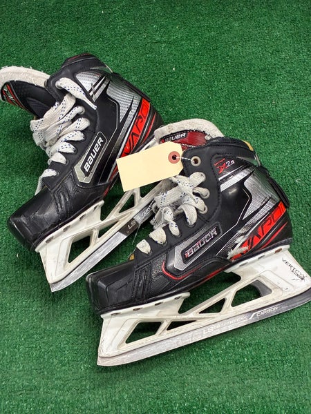 Intermediate Bauer Vapor X2.9 Hockey Goalie Skates Regular Width Size 5 (Used)