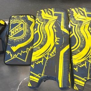 Franklin Yth Street Hockey Goalie Set. Leg Pads. Glove. Blocker