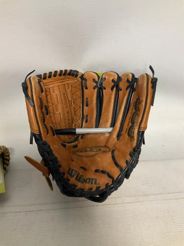 Used Wilson A2476 BB/SB Glove RH Throw Brown 12 1/2" 11823-S000033012