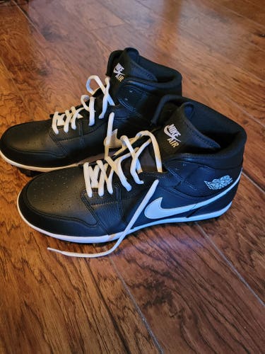 Men's Size M 10.0 (W 11.0) Jordan (Used)