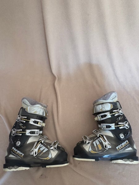 Women's Tecnica All Mountain Mega 10 Ski Boots (Used)