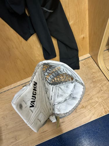 Vaughn V10 Pro Carbon Glove