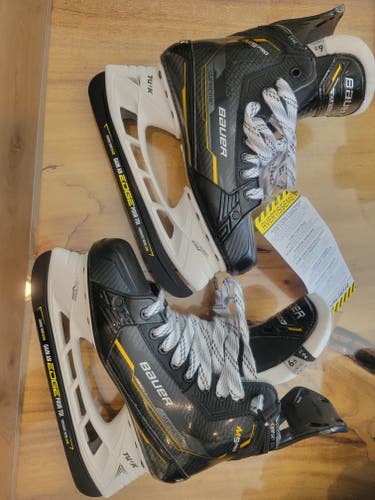 Bauer Supreme M5 Pro Hockey Skates 6.5 (New)