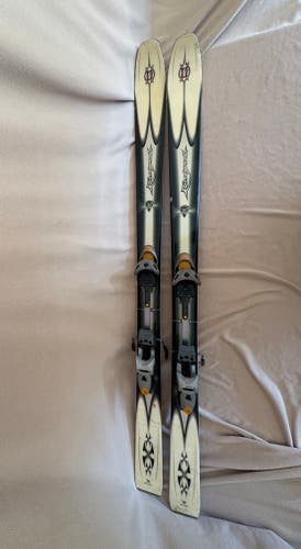 Unisex All Mountain 168 cm Rossignol Bandit XXX Skis With Bindings (Used)