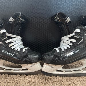 Bauer Supreme Mach Hockey Skates Regular Width Size 4 (Used)