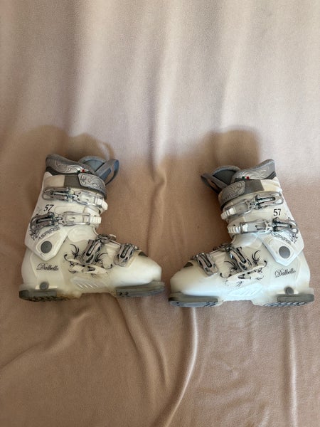 Women's Dalbello All Mountain Aspire 57 Ski Boots (Used)