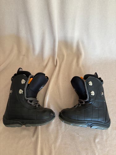 Kid's Size M 3.0 (W 4.0) Burton ION Grom Snowboard Boots (Used)