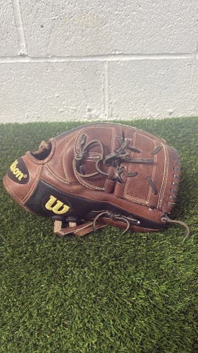 Wilson A2000 B2 12in (Used)