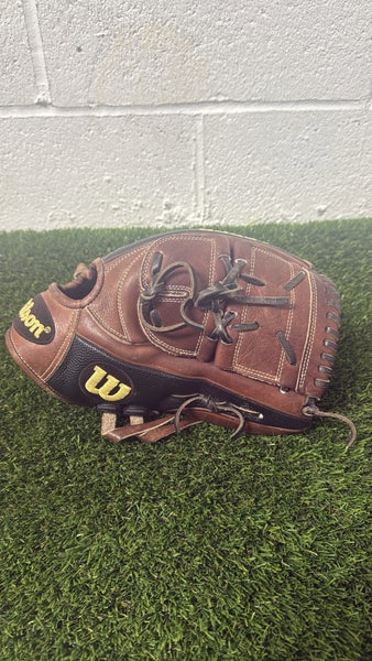 Wilson A2000 B2 12in (Used)