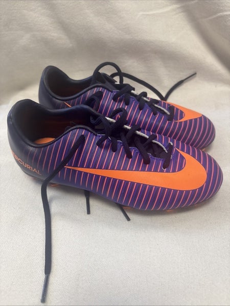 Girls Brand New Youth Size 1 Nike Mercurial Outdoor Soccer Cleats