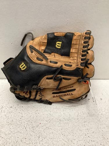Used Wilson A2451 BB/SB Glove RH Throw Black 11" 11443-S000196149