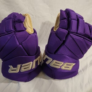 RARE UW Huskies Bauer Pro Team Hockey Gloves – 14" Purple/Gold – Team Issued