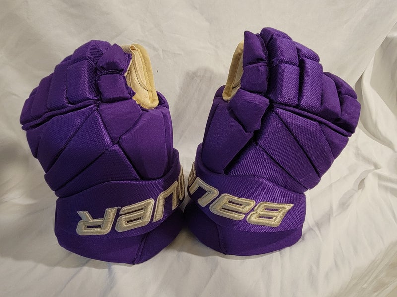 RARE UW Huskies Bauer Pro Team Hockey Gloves – 14" Purple/Gold – Team Issued