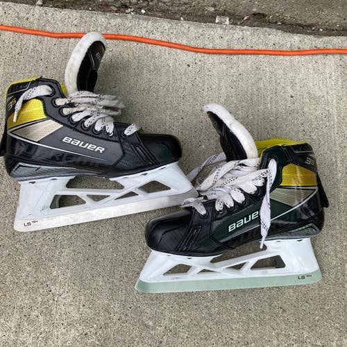 Bauer Supreme 3S Hockey Goalie Skates Regular Width | Intermediate: Size 4