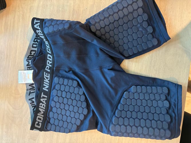 XL Adult Nike nike pro combat (Used)