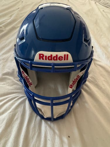 Adult Large Riddell Helmet (New)