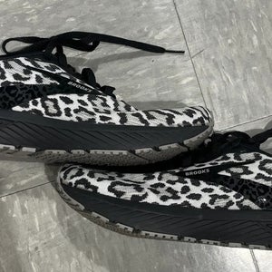 Revel 6 ‘Energize’ Brooks Running Shoes | Women’s 6.5