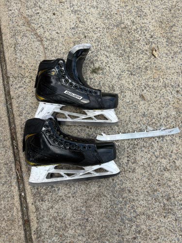 Bauer Supreme S29 Hockey Goalie Skates Extra Blades Regular Width 9 (Used)