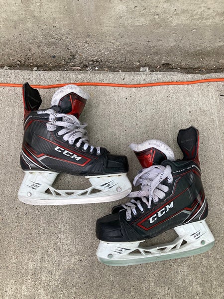 CCM JetSpeed Control Hockey Skates Regular Width | Intermediate Size: 6.5