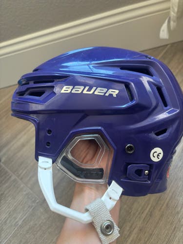 Medium Bauer Re-Akt 155 Helmet (Used)