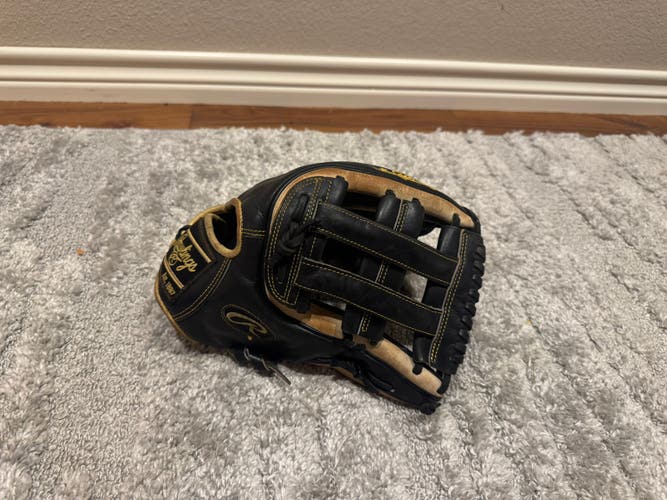 Rawlings RH Outfield Heart of the Hide Baseball Glove 12.75" (Used)