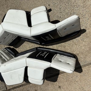 32"  Warrior Ritual GT Goalie Leg Pads (Used)