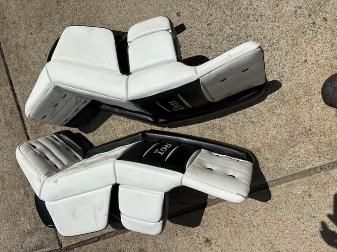 32"  Warrior Ritual GT Goalie Leg Pads (Used)