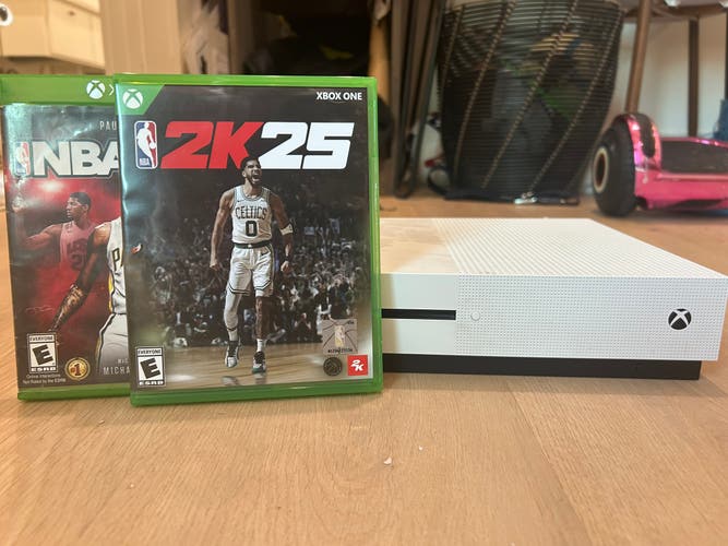 Xbox One S (lightly Used)