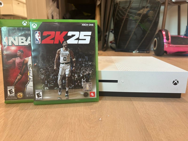 Xbox One S (lightly Used)