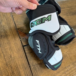 Senior Small/Medium CCM Jetspeed FTW Elbow Pads (New)