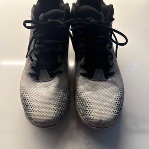 Men's  Size M 7.5 (W 8.5) Under Armour High Top Molded Cleats (Used)