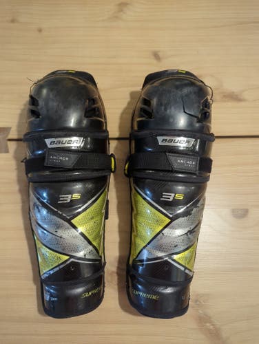 Intermediate Bauer Supreme 3S 13" Shin Pads (Used)