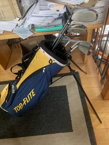Junior  Top Flite XLj Right Handed Clubs (Full Set) Junior 7 Pieces (Used)