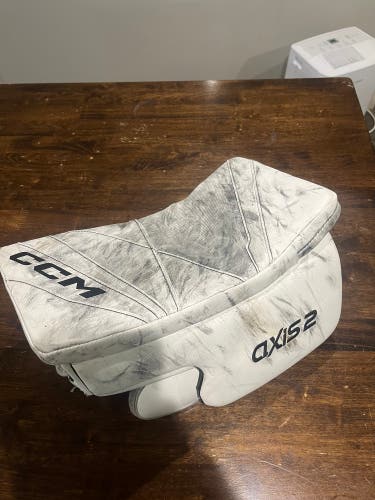 CCM Axis 2 Regular (Used)