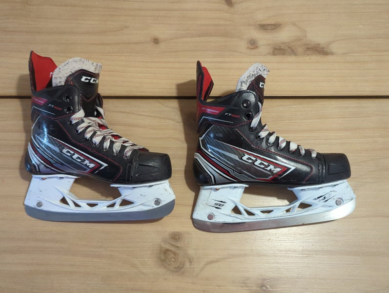 CCM JetSpeed FT460 Hockey Skates Regular Width Size 3 (Used)