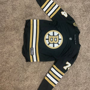 Medium Boston Bruins DeBrusk Centennial Fanatics Breakaway Home Jersey NWT