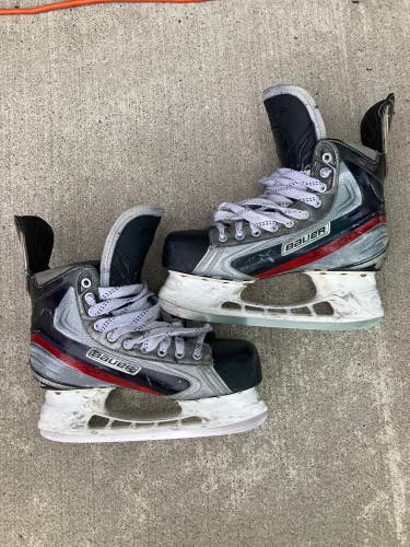 Bauer Vapor APX Hockey Skates Regular Width | Senior Size: 10.5