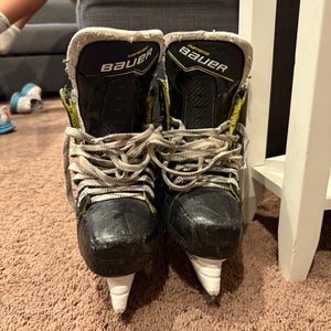Bauer Supreme M30 Hockey Skates Regular Width 7 (Used)