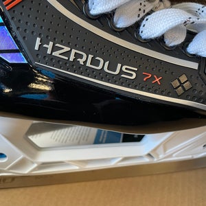 NEW True HZRDUS 7X Hockey Skates 9.5 Regular
