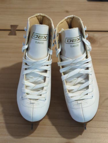 DBX Figure Skates Junior 3 (Used)